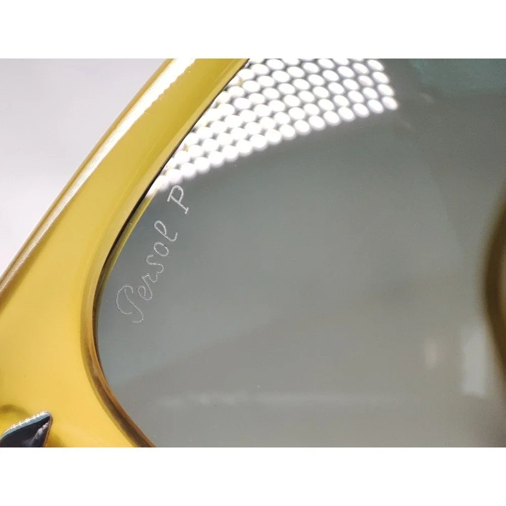 Persol serving pure